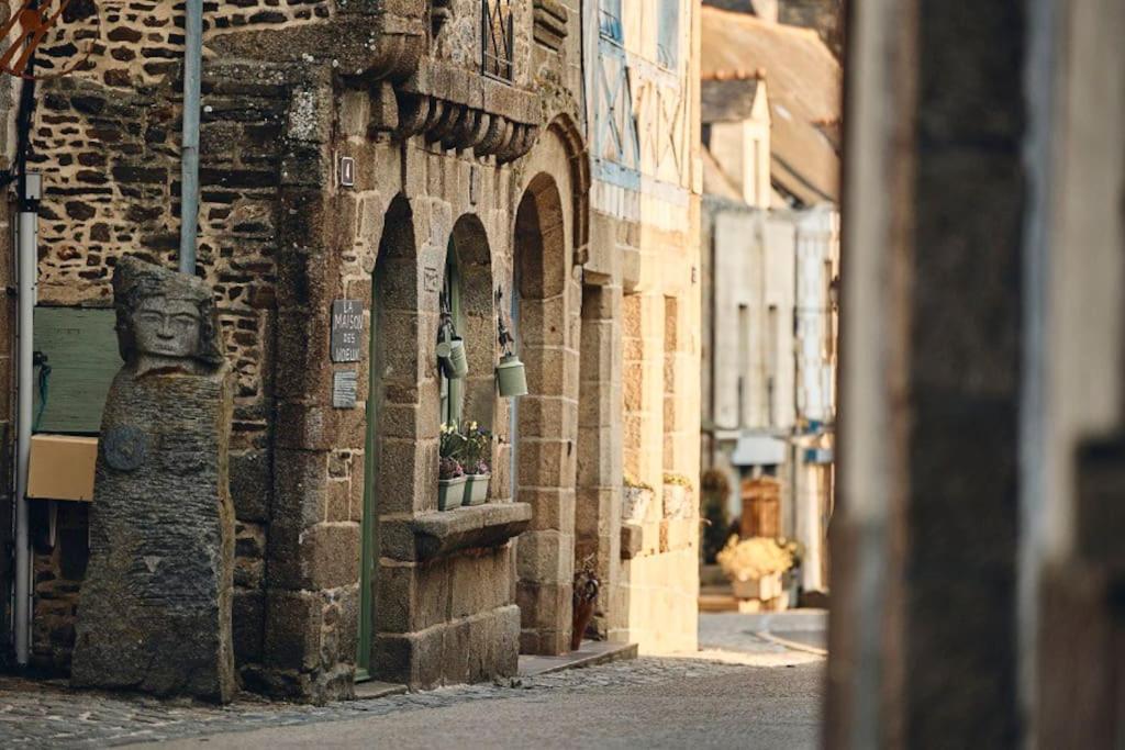 Charmante Maison, Coeur De Bourg Bazouges-la-Pérouse Exterior foto